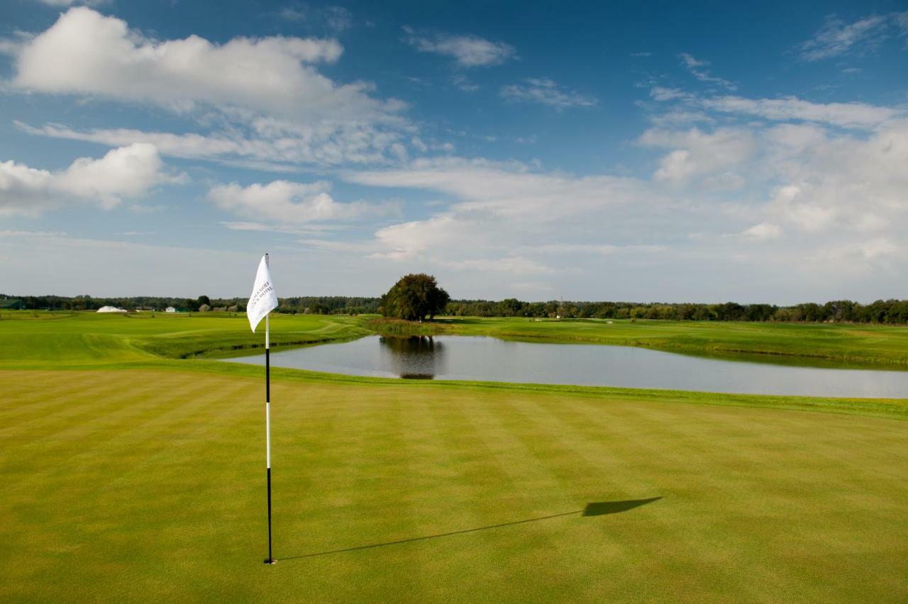 Jurmala Golf Club&Hotel Pinki Buitenkant foto